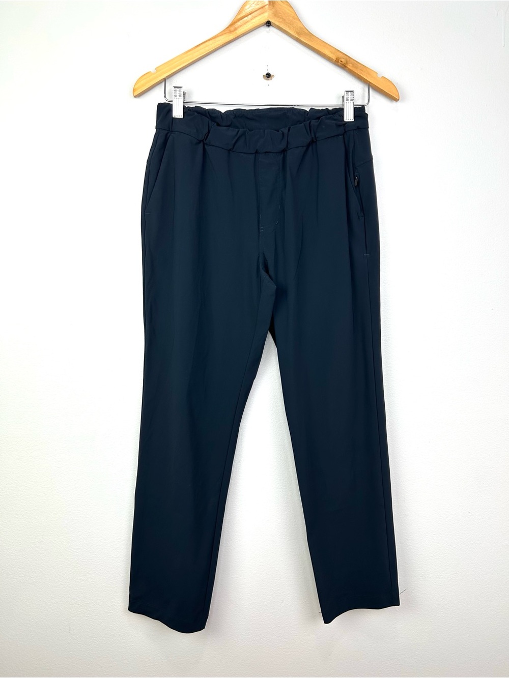 Vuori Women’s Miles ankle pants size S in navy blue quick dry lightweight pocket